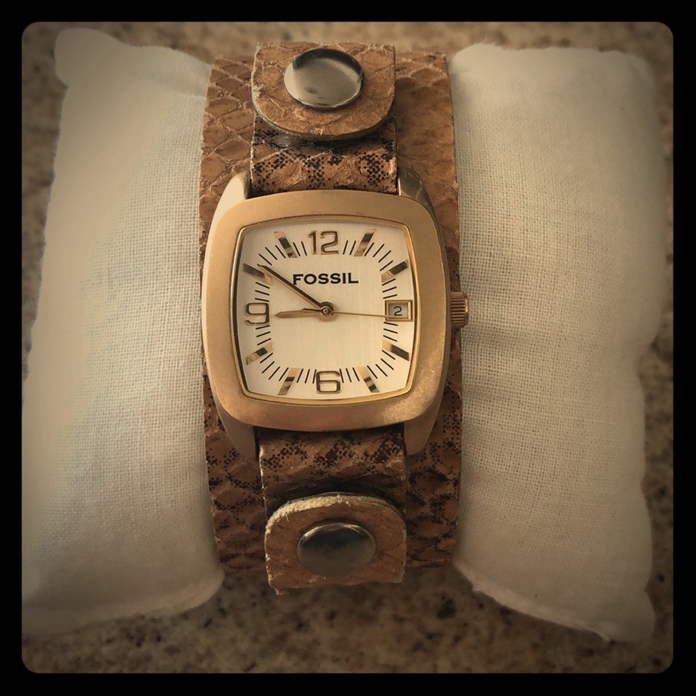 Fossil women’s leather watch